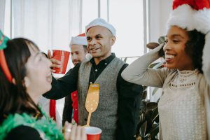 Pracownicy na imprezie firmowej w Krakowie