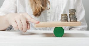 Odkryj, jak alternatywne inwestycje pomagają osiągnąć równowagę portfela i stabilność finansową, skuteczna dywersyfikacja i zarządzanie ryzykiem