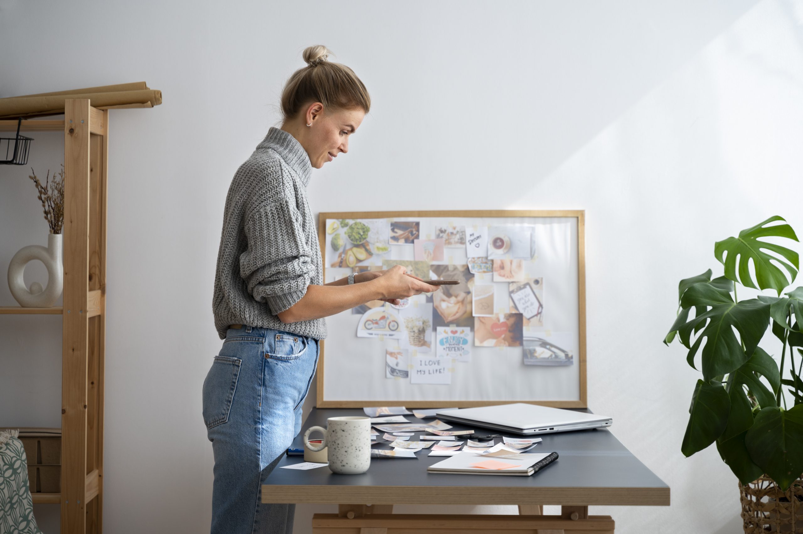 Profesjonalna konserwacja obrazów Kraków Proces precyzyjnej renowacji płótna w pracowni – konserwacja obrazów Kraków dla dzieł wymagających delikatnej i fachowej opieki.