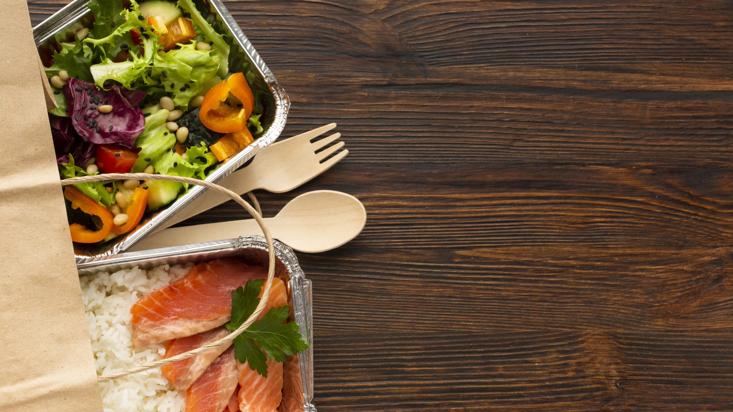 zdrowy posiłek na stole - kreatyna na mase